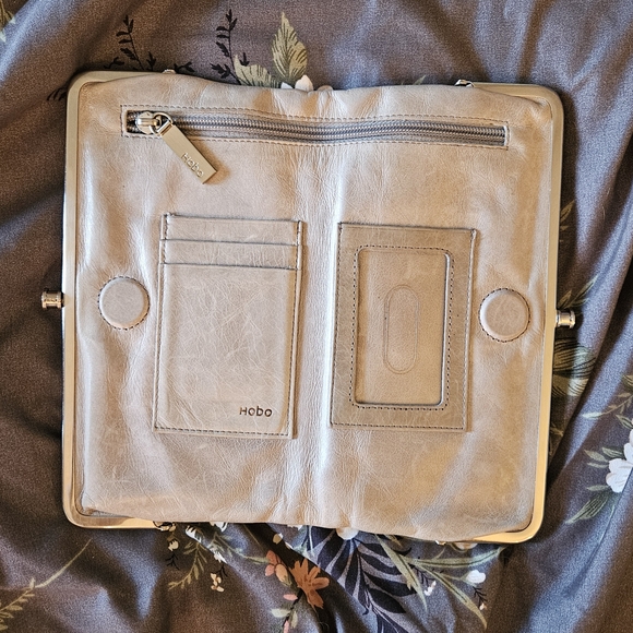 HOBO Lauren Wallet - Lt. Gray - Picture 3 of 8